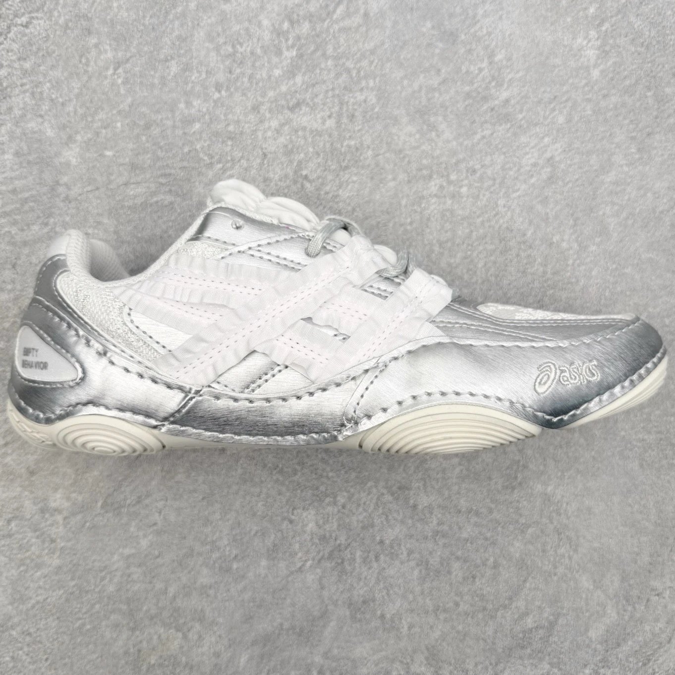 ASICS Sneakers Low-top thin-soled lace-up — Silver