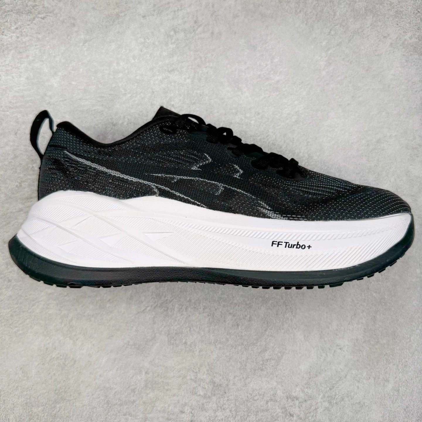 ASICS Sneakers Superblast 2 — Black and white