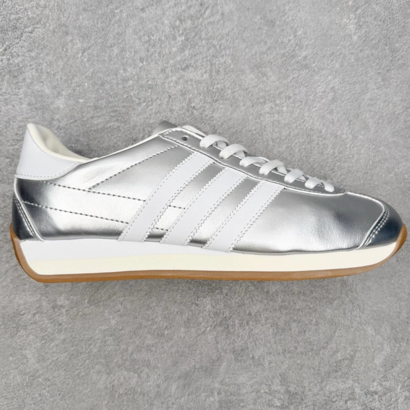 Adidas Sneakers Country OG low-top three-stripe — Silver-white