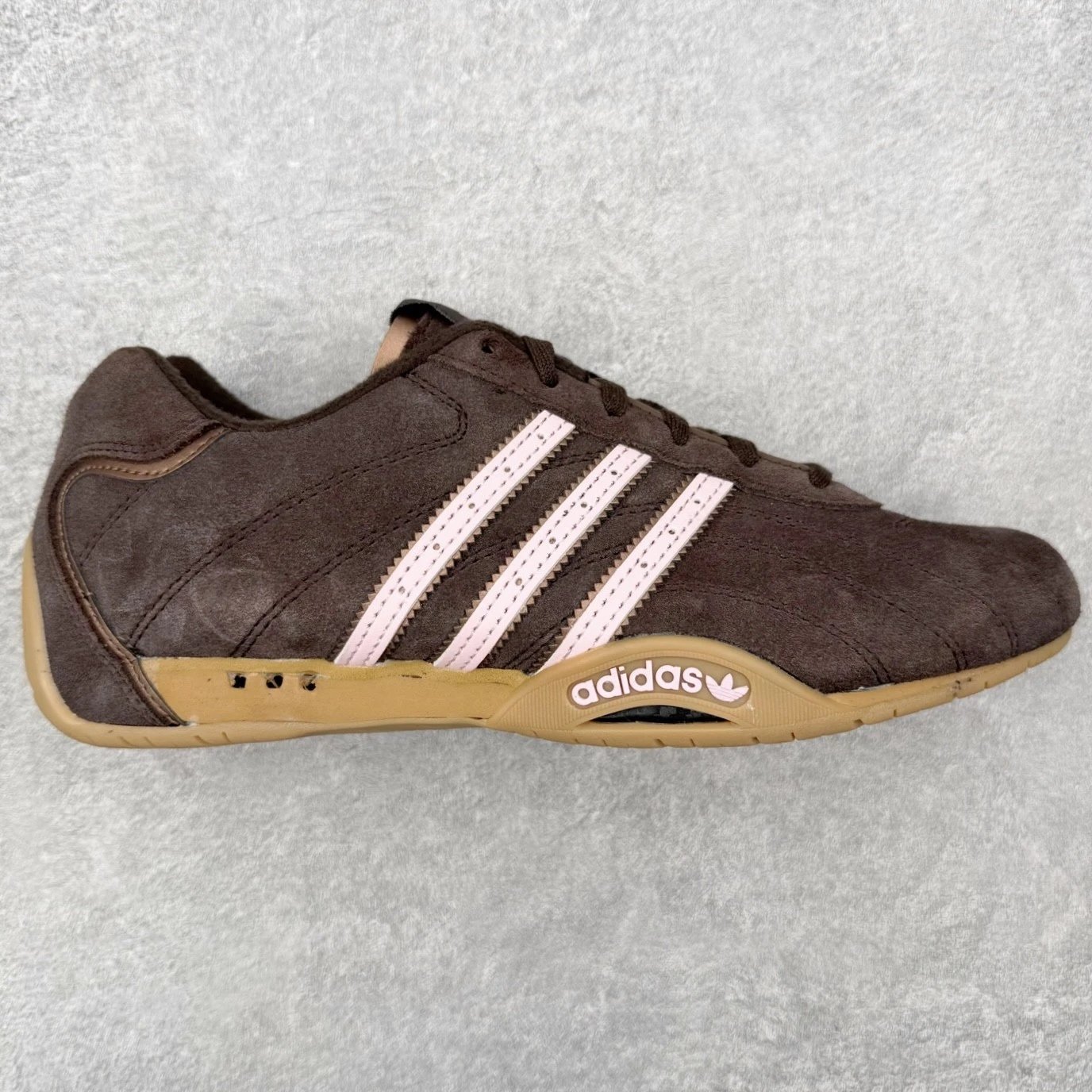Adidas Sneakers Low-top three-stripe — brown