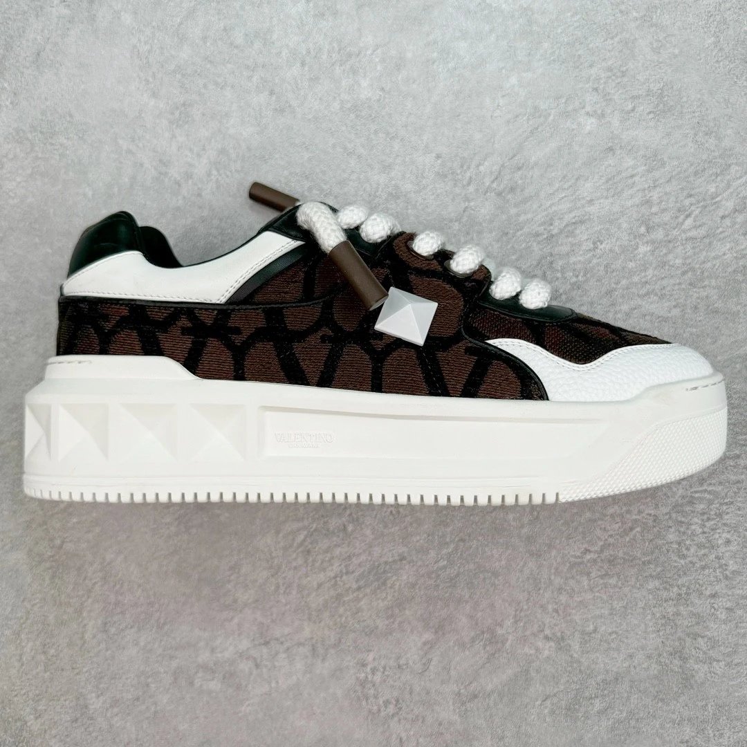 Valentino Garavani Sneakers One Stud XL Low-Top — brown