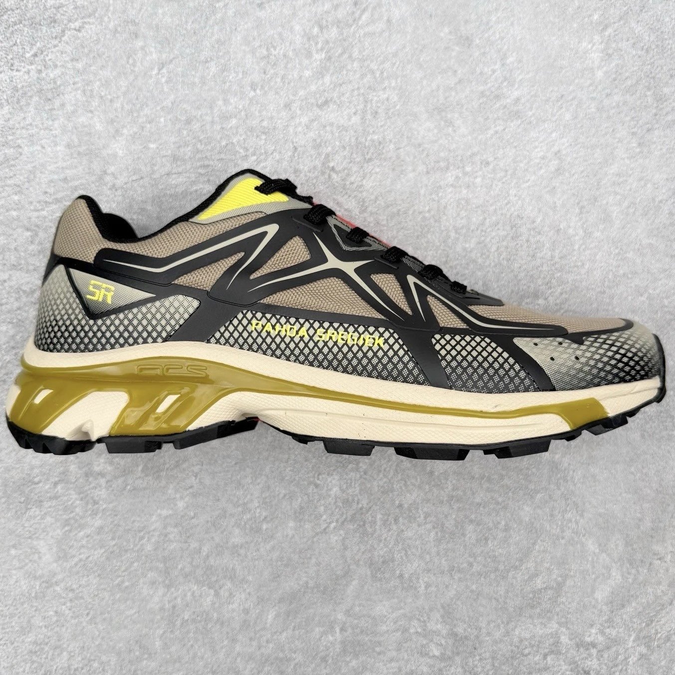 Sregiek Sneakers Low-Top Trail — Brown