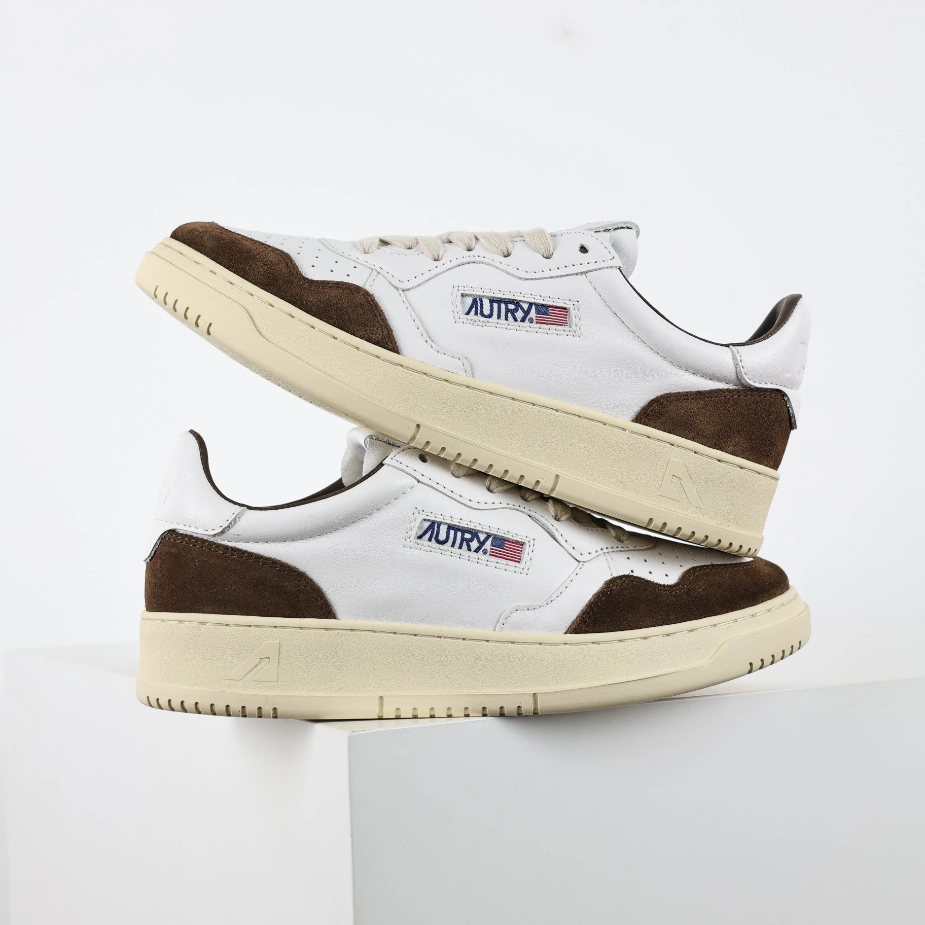 Autry Sneakers Medalist low-top leather — White-brown