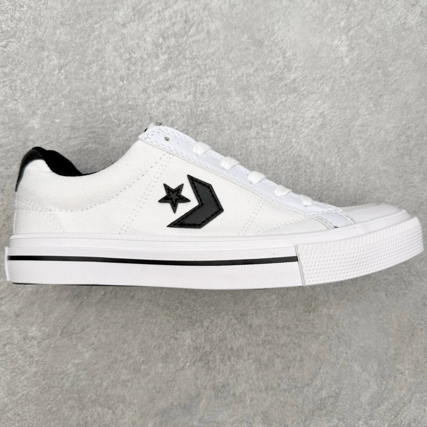 Converse Sneakers Low-Top Canvas Star-and-Chevron — white