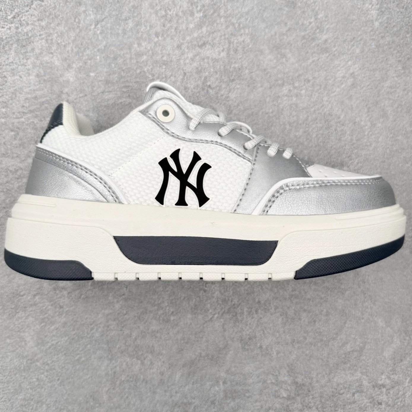 MLB Sneakers Low-Top Platform Baseball-Team Logo — Silver