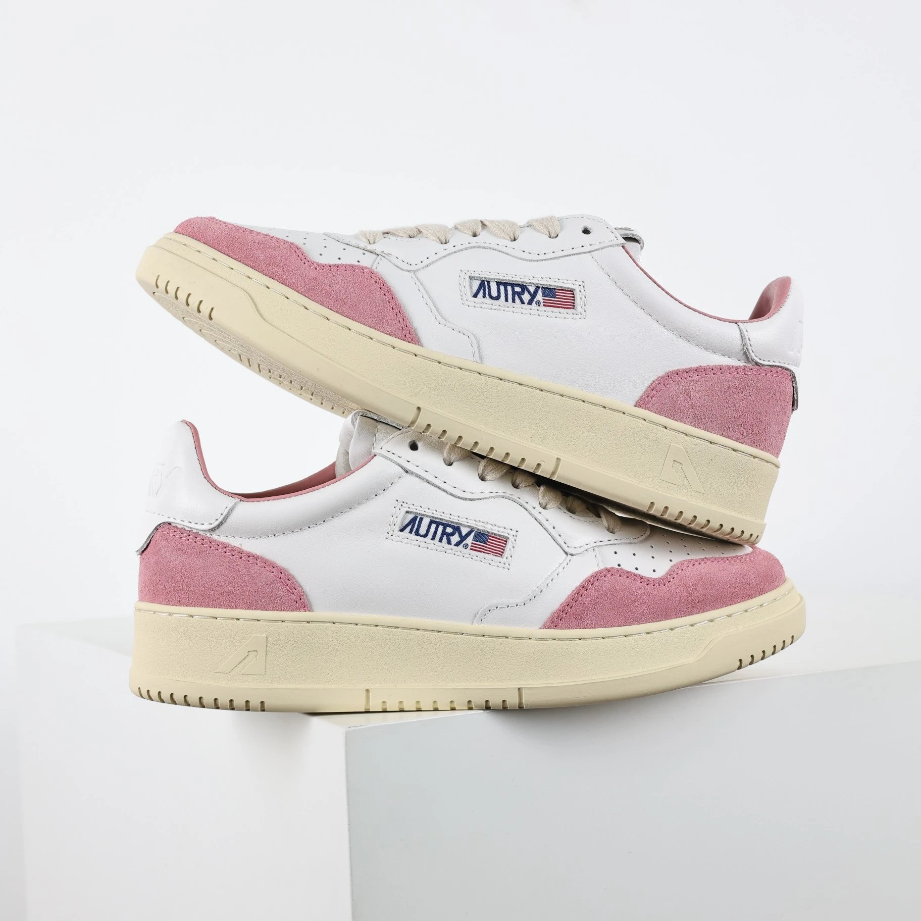 Autry Sneakers Medalist low-top leather — Pink and white
