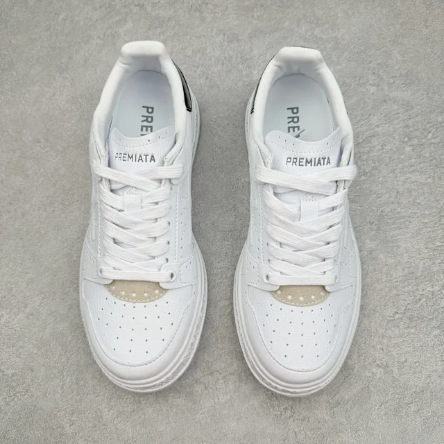 QUINN Sneakers Low-top lace-up with embossed graphic sole product detail image 2