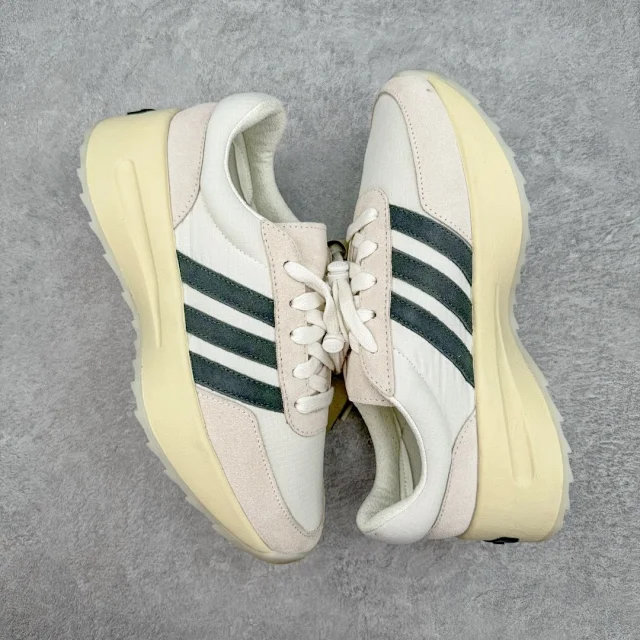 Adidas Sneakers Low-Top Three-Stripe Platform product detail image 3