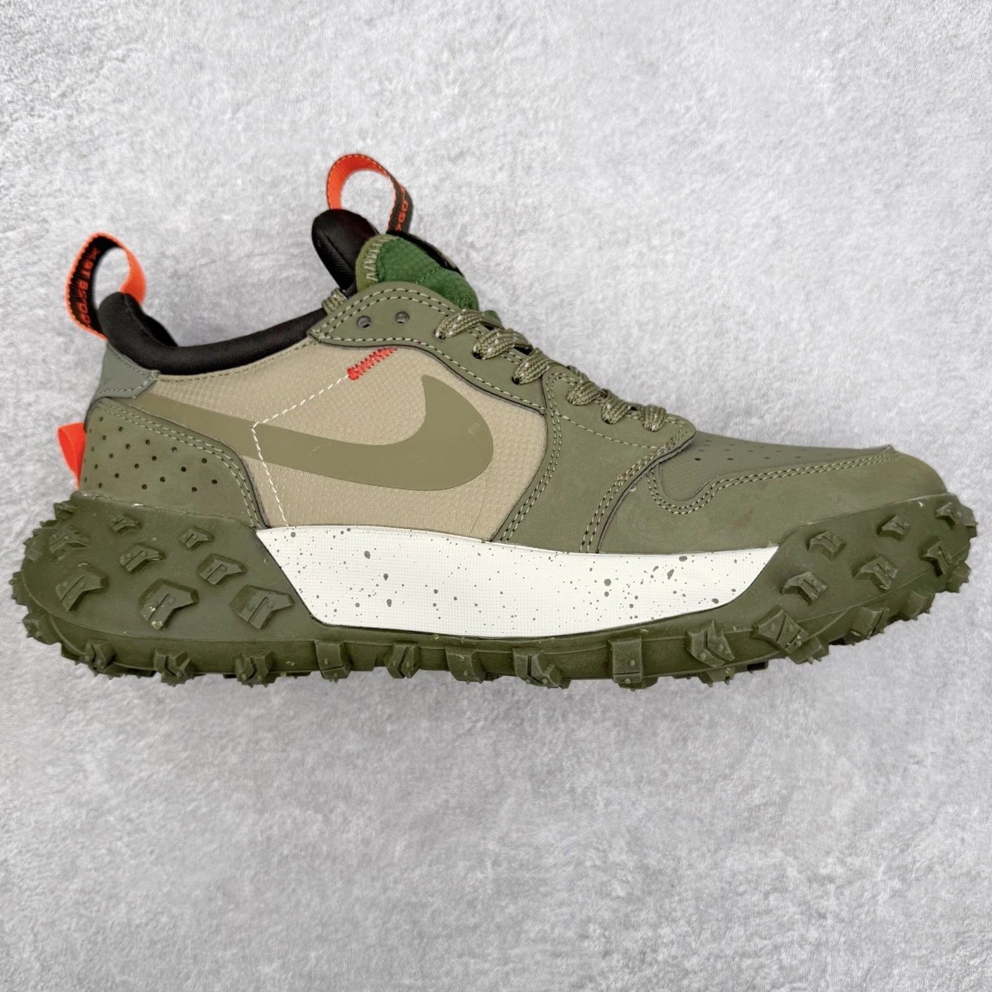 Nike Sneakers Low-Top Trail with Lug Outsole — Green