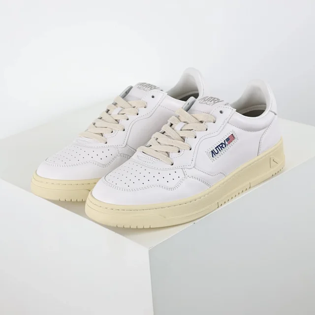 Autry Sneakers Medalist low-top leather product detail image 2