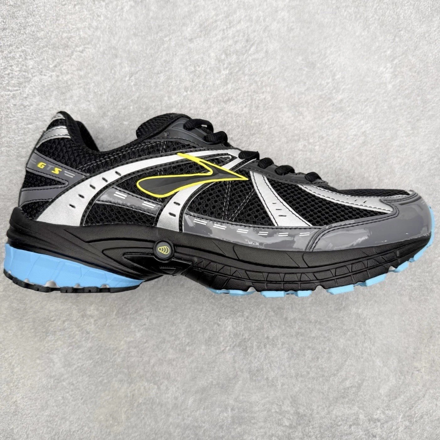 Brooks Sneakers Adrenaline GTS 10 — Black and blue
