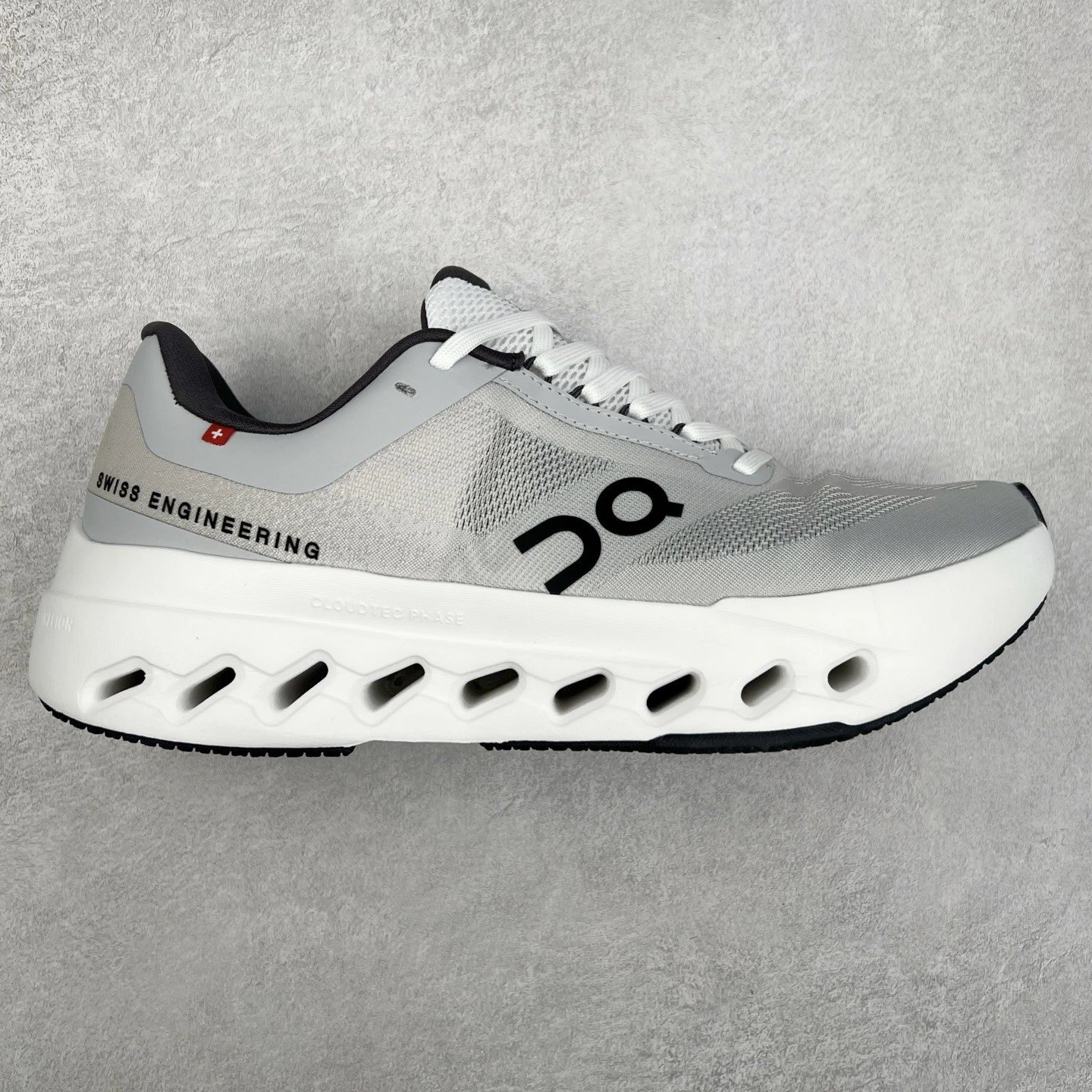 On Sneakers Cloudsurfer Next — gray