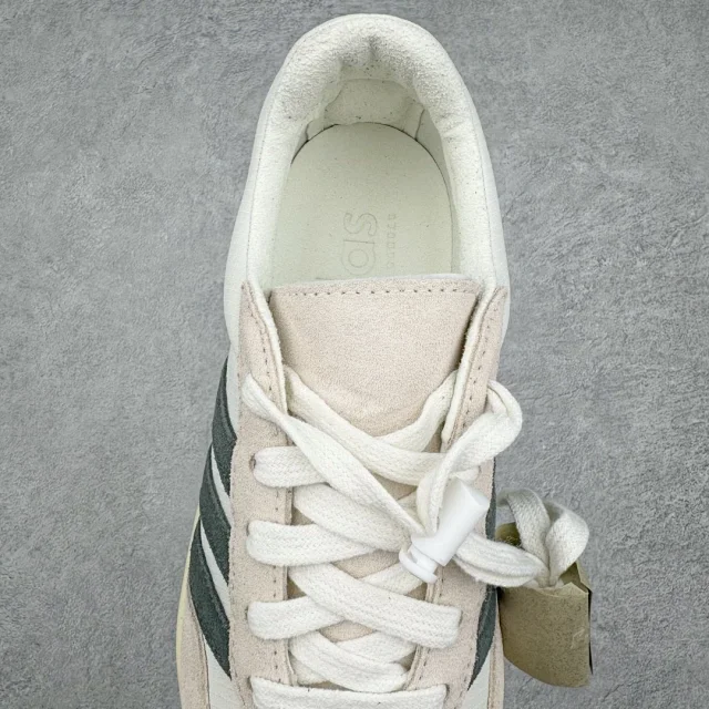Adidas Sneakers Low-Top Three-Stripe Platform product detail image 5