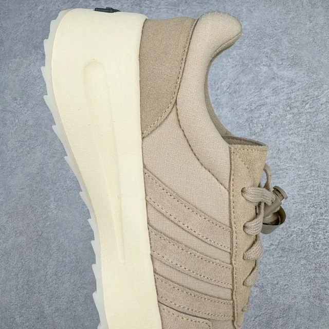 Adidas Sneakers Low-Top Three-Stripe Platform product detail image 15