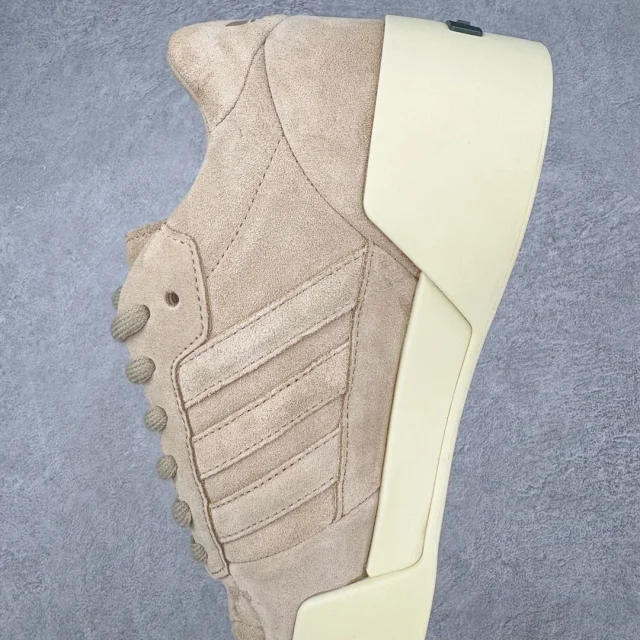 Adidas Sneakers Low-Top Three-Stripe Platform product detail image 34