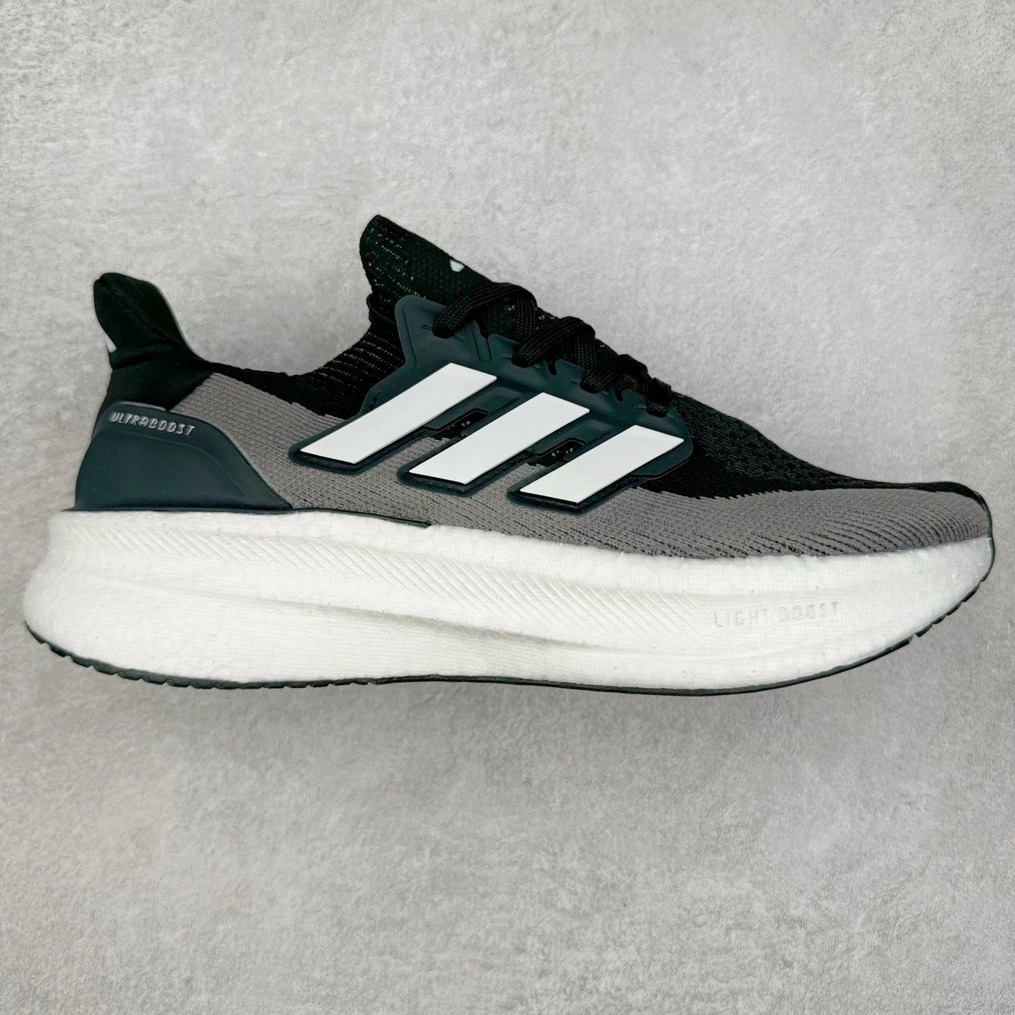 Adidas Sneakers Ultraboost 5X — Black, gray, and green