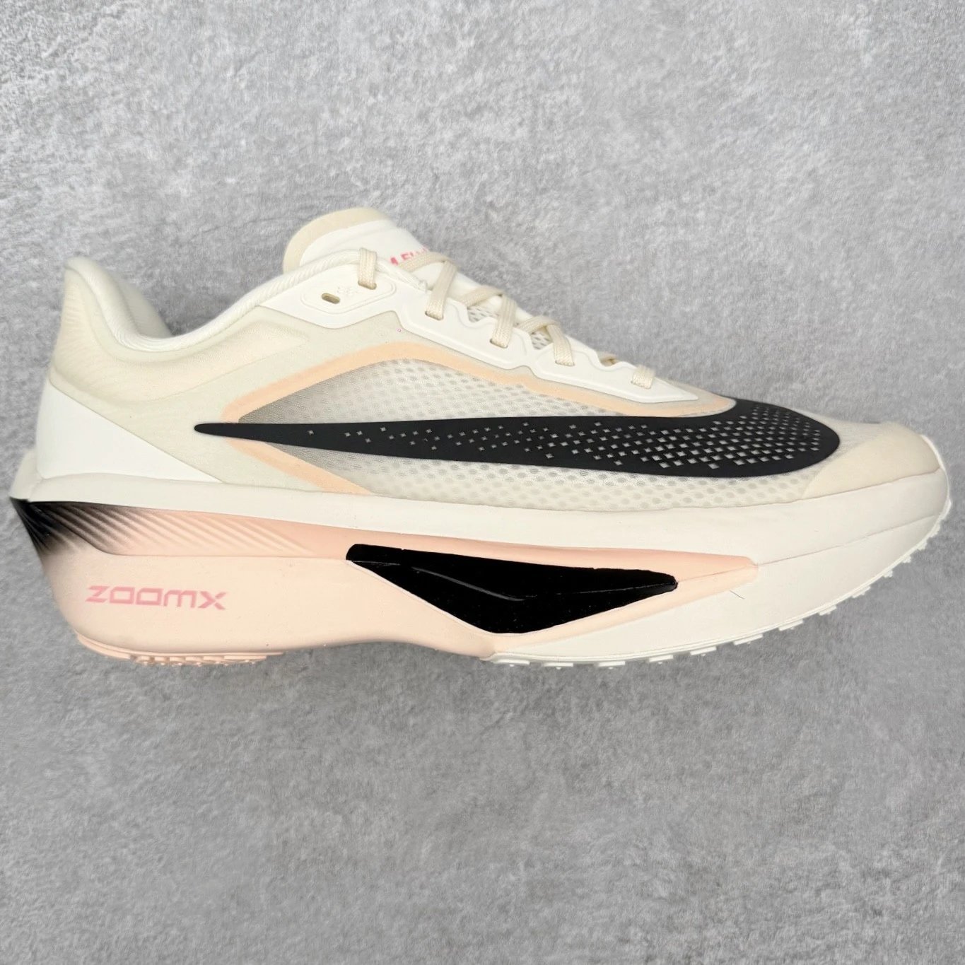 Nike Sneakers ZoomX running — Pink and white