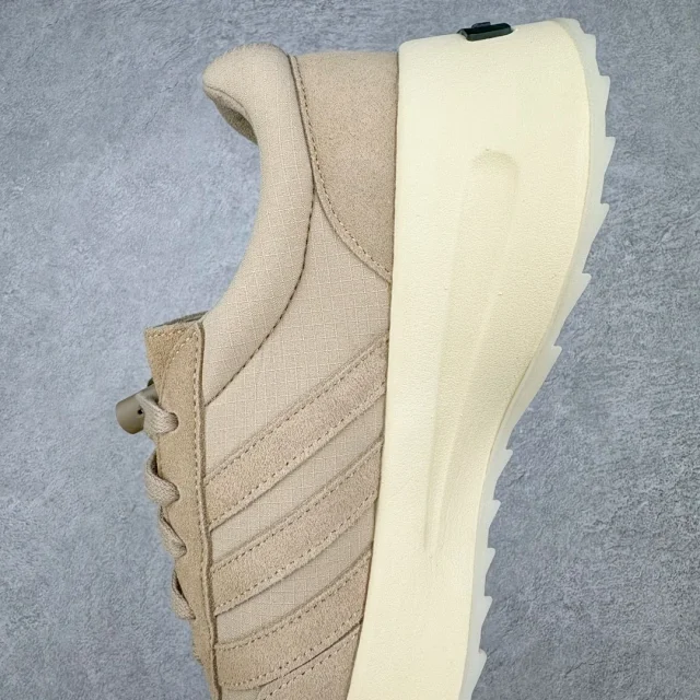 Adidas Sneakers Low-Top Three-Stripe Platform product detail image 16