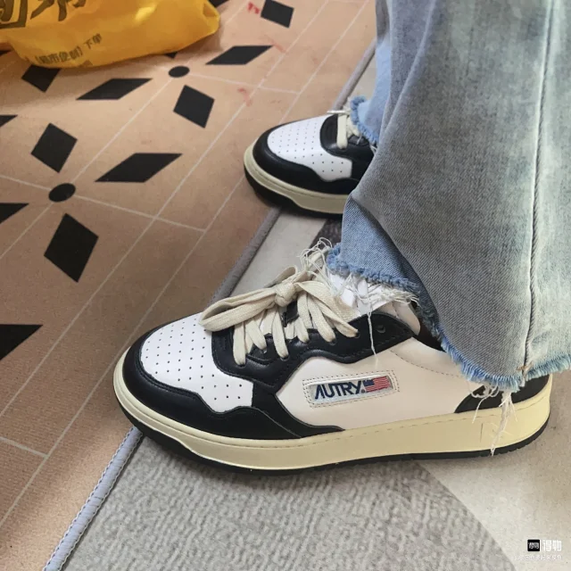 Autry Sneakers Medalist low-top leather product detail image 65