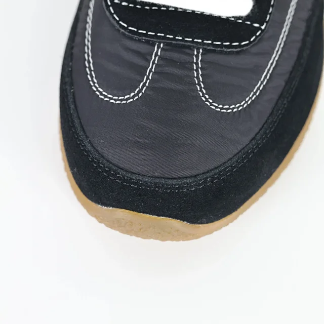 Alexander McQueen Sneakers Low-Top Nylon and Suede with Rear Pull Tabs product detail image 23