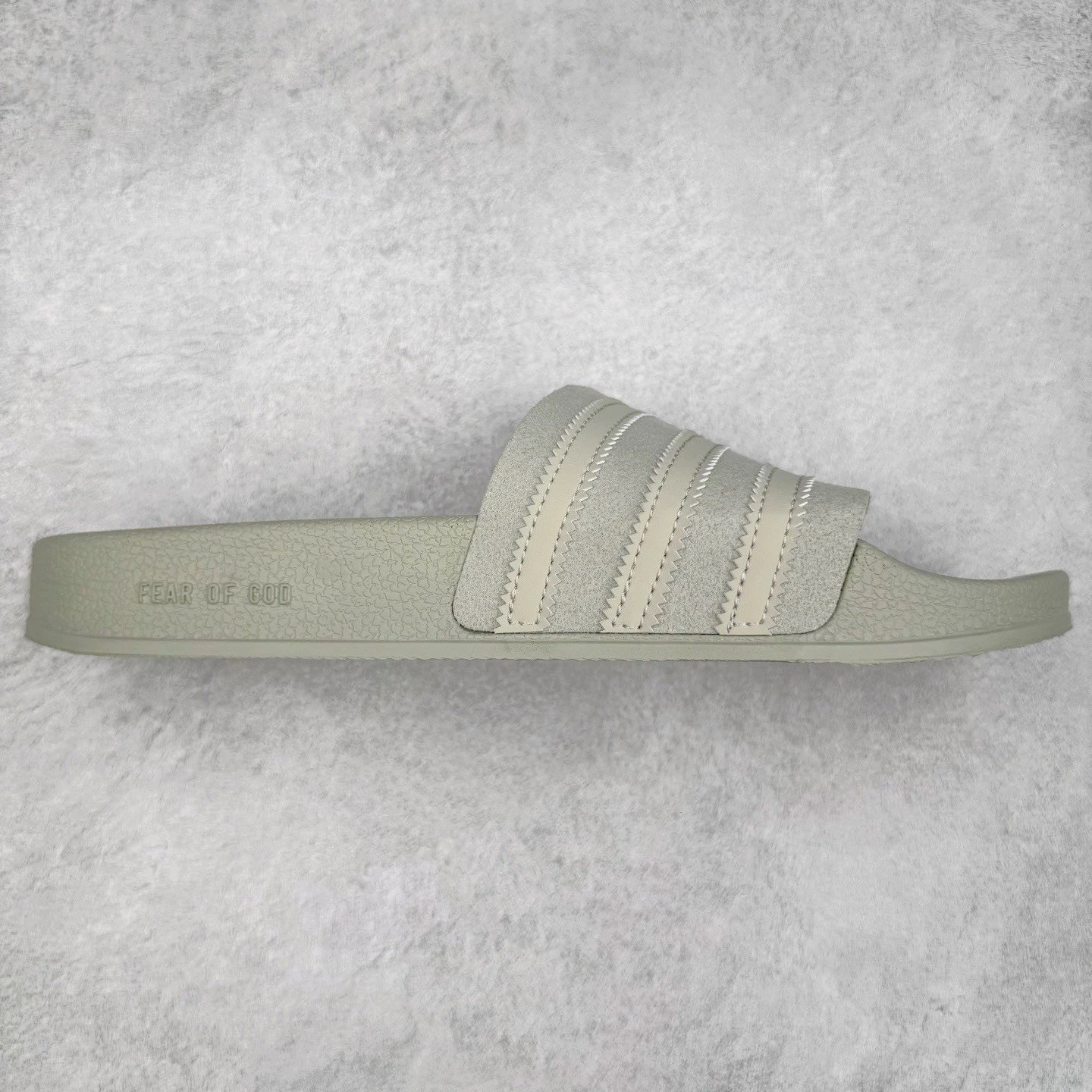 Fear of God Slippers Three-Stripe Slide — gray