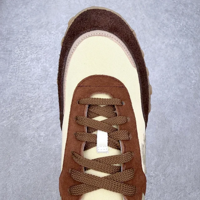 Chanel Sneakers CC Logo Suede and Textile product detail image 4