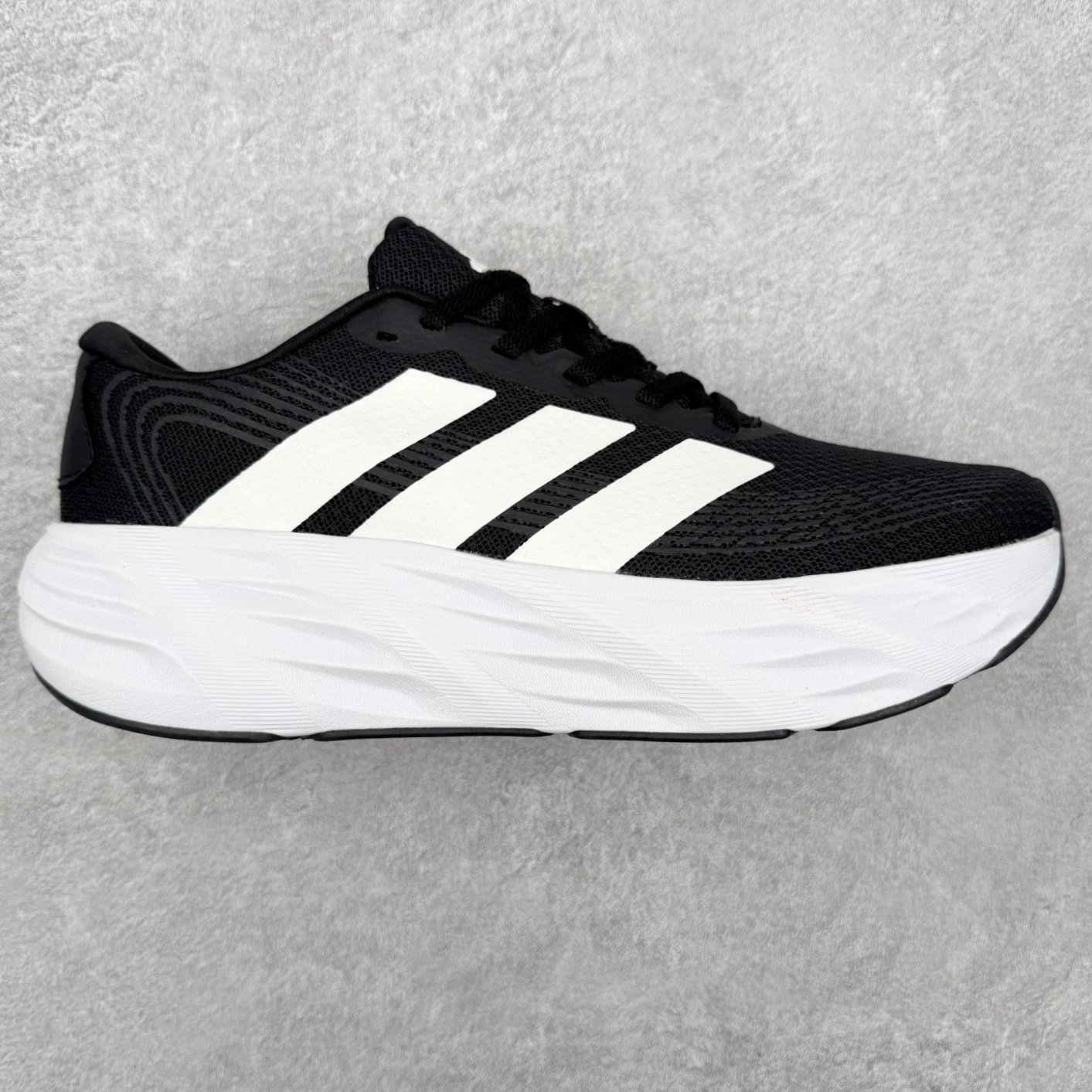adidas Sneakers Galaxy 8 — Black and white