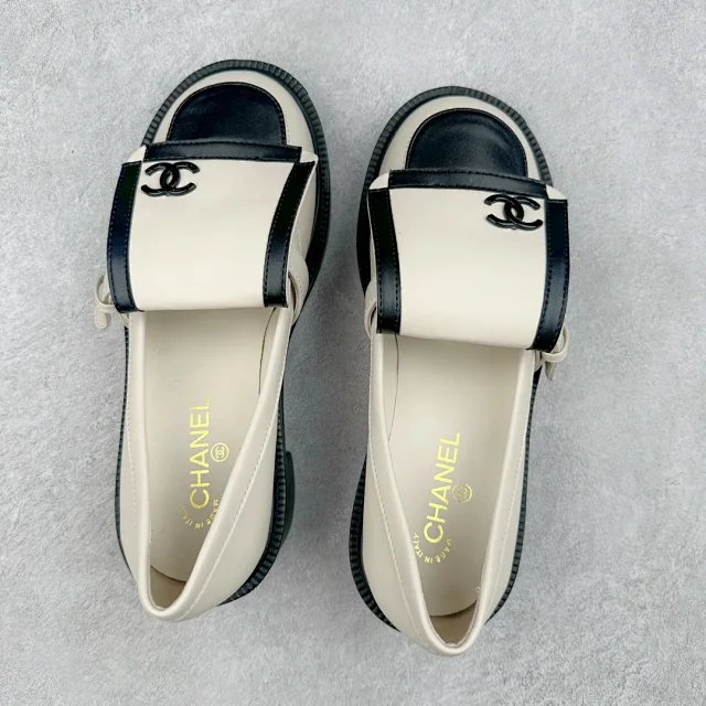 Chanel High Heels Platform Buckle Loafers product detail image 3