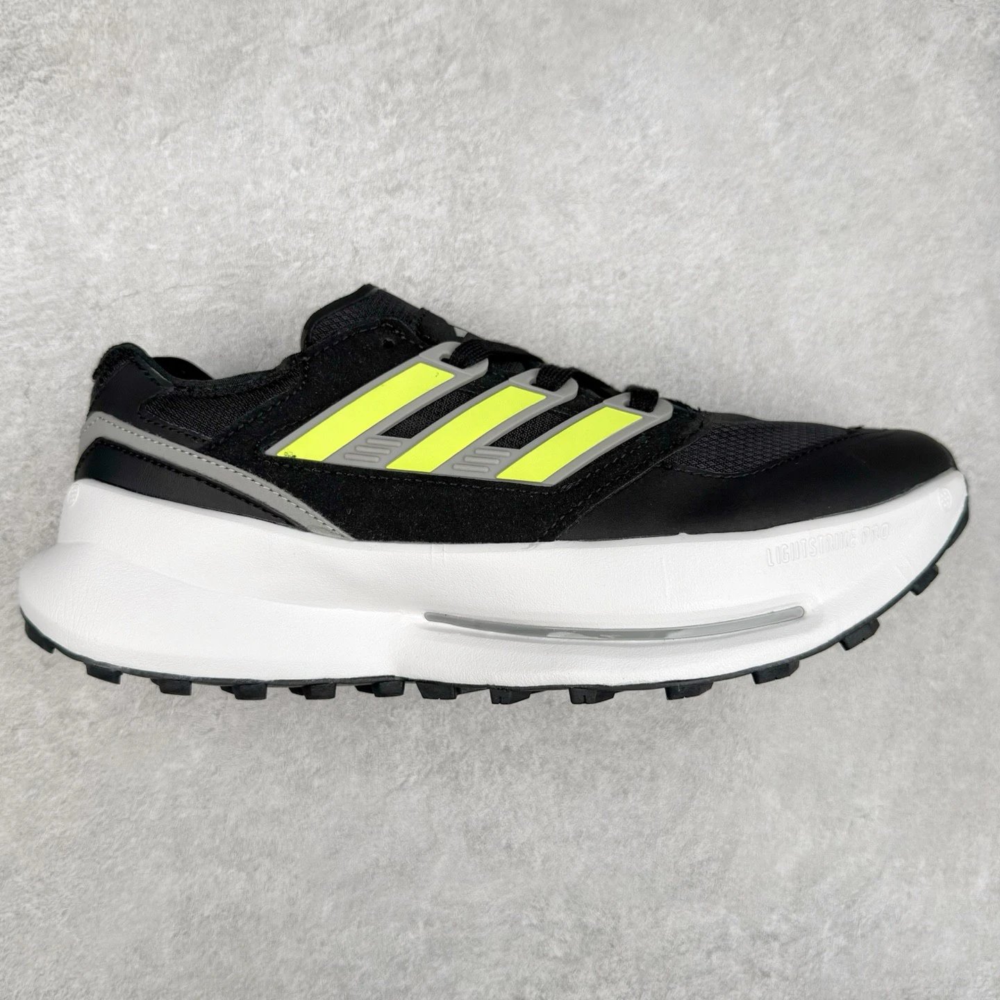 Unbranded Sneakers Low-top thick-soled with three-stripe side panels — Black, yellow, and white