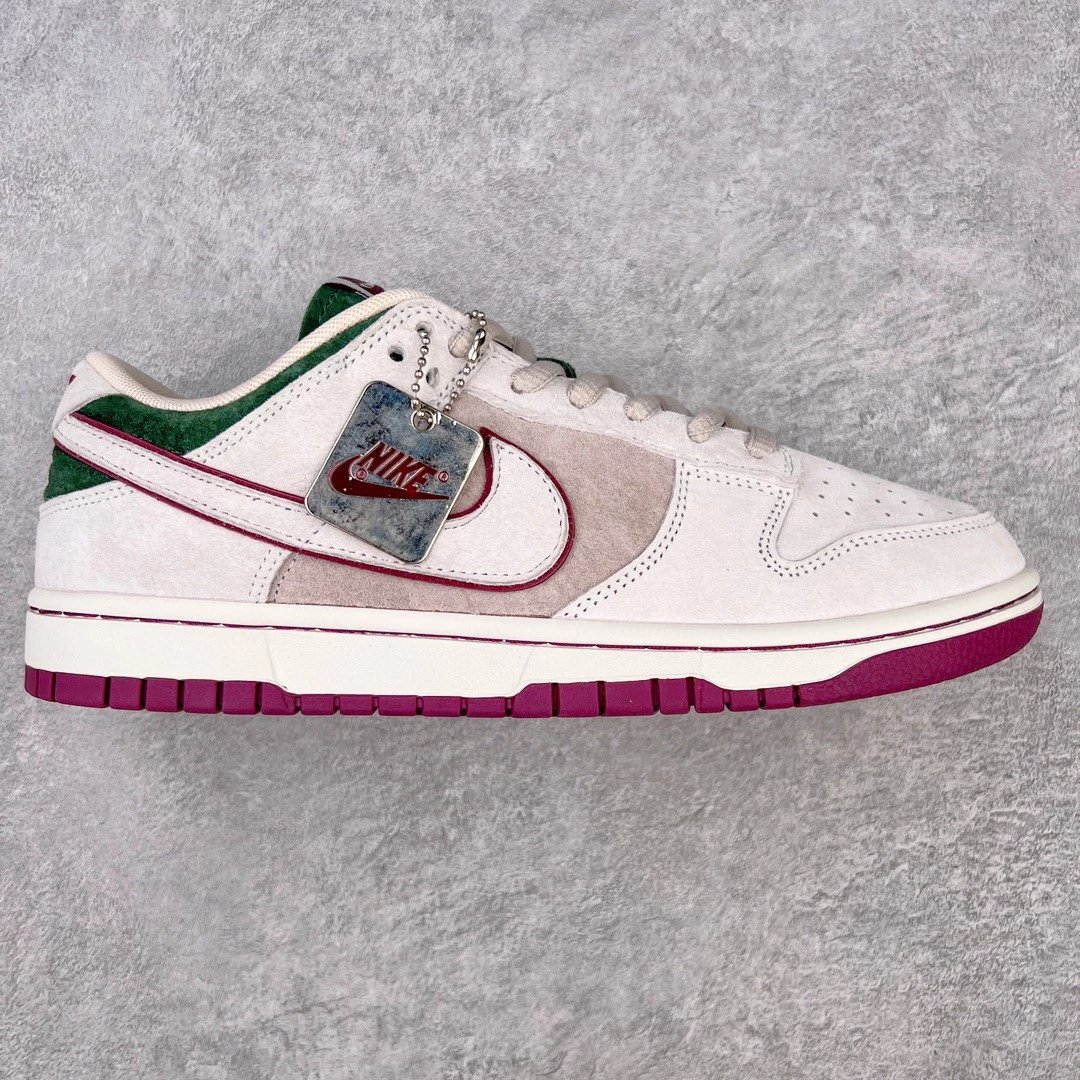 Nike Sneakers Dunk Low — Gray Red