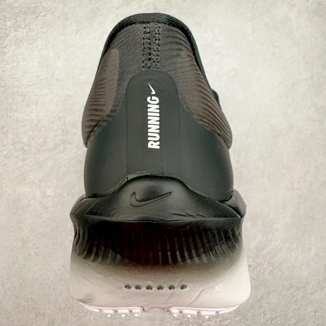 Nike Sneakers ZoomX low-top running with mesh upper and thick foam sole product detail image 8