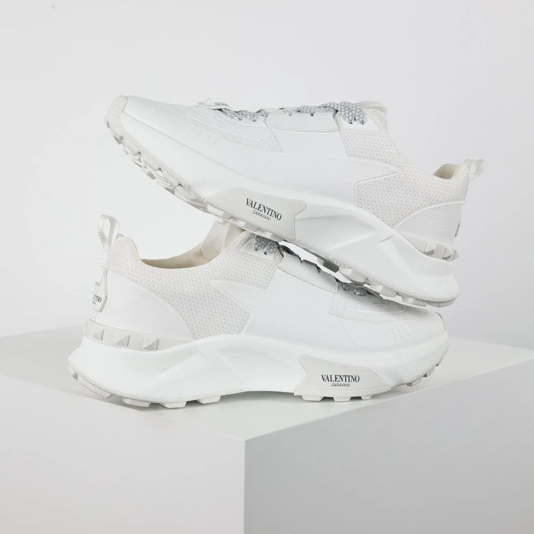 Valentino Garavani Sneakers Freedots — white