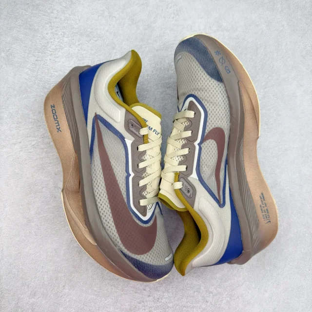 Nike Sneakers ZoomX low-top running with mesh upper and thick foam sole product detail image 21