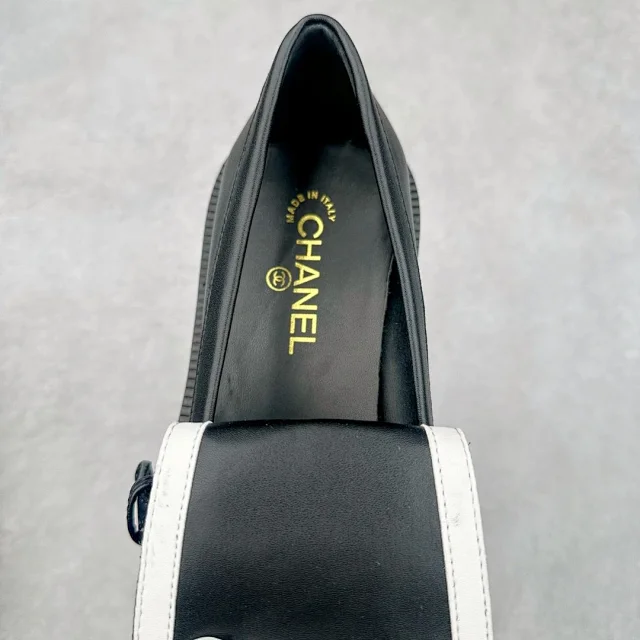 Chanel High Heels Platform Buckle Loafers product detail image 14