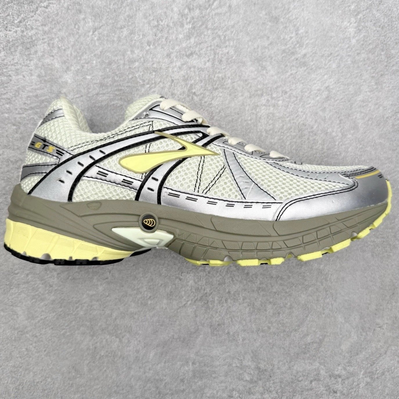 Brooks Sneakers Adrenaline GTS 10 — Beige Silver