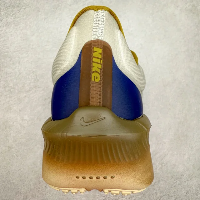 Nike Sneakers ZoomX low-top running with mesh upper and thick foam sole product detail image 26