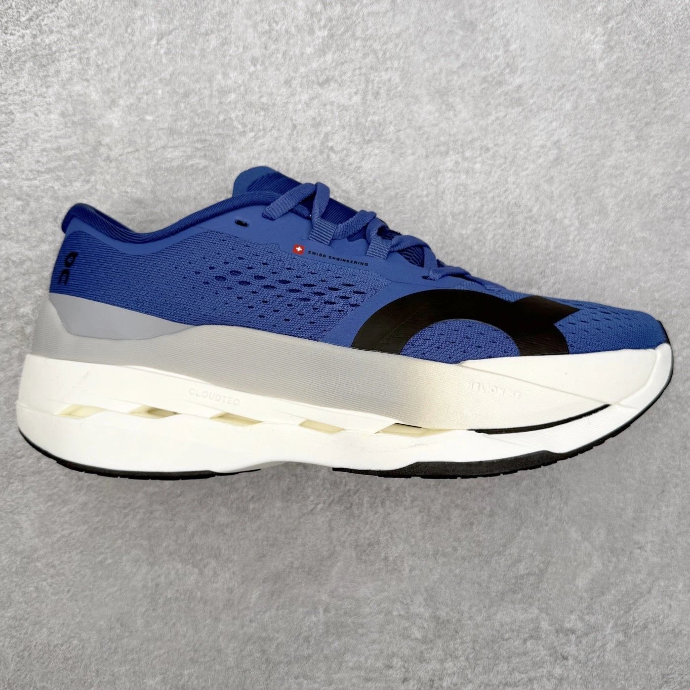 On Sneakers Cloudboom Max — Blue