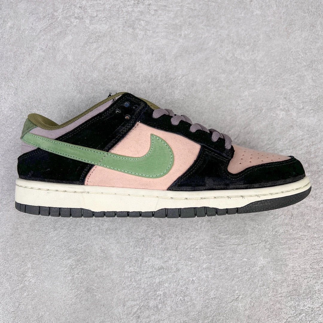 Nike Sneakers Dunk Low — pink black green