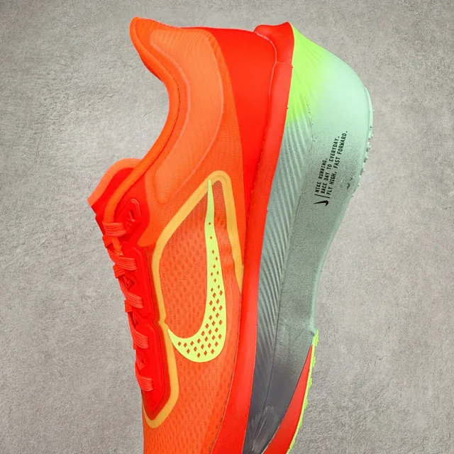 Nike Sneakers ZoomX low-top running with mesh upper and thick foam sole product detail image 16