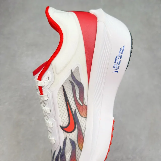 Nike Sneakers ZoomX low-top running with mesh upper and thick foam sole product detail image 52