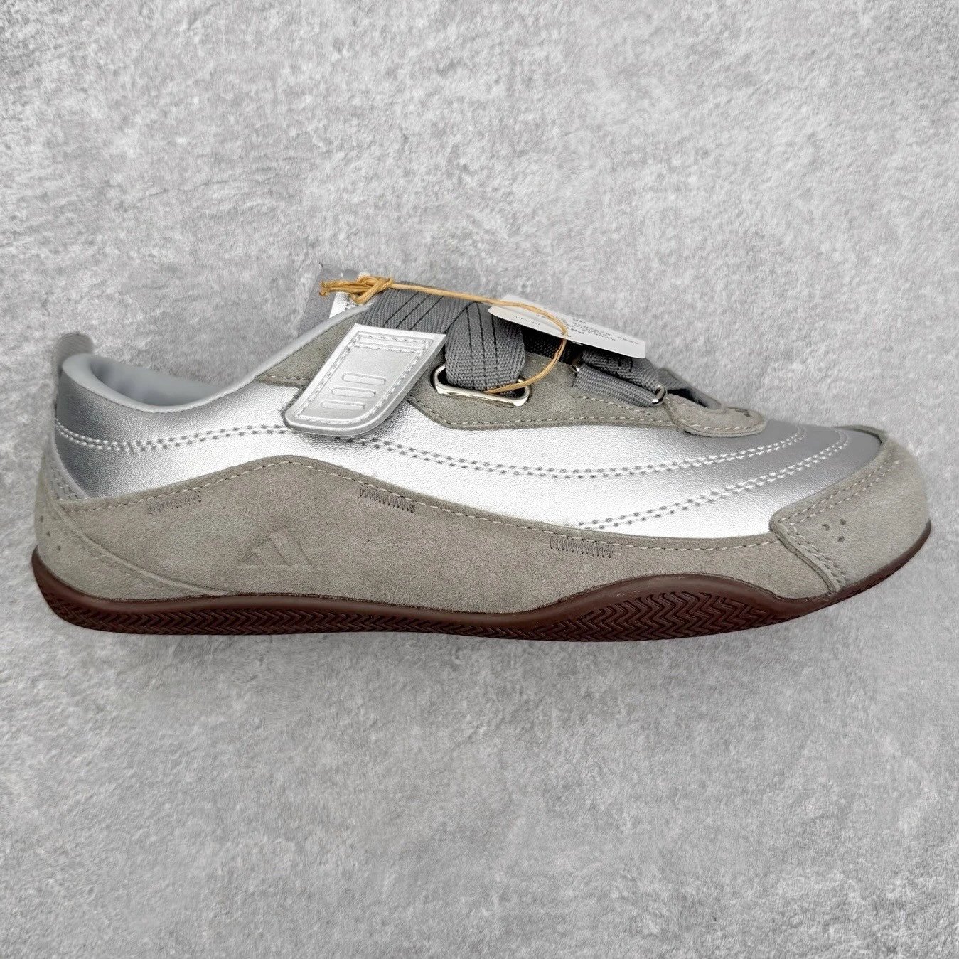 adidas Sneakers Low-Top Hook-and-Loop Suede — Silver gray