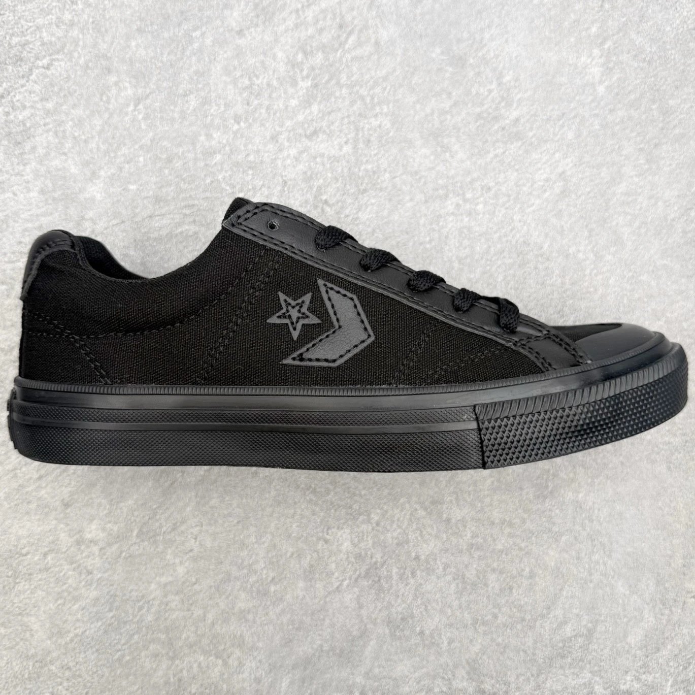 Converse Sneakers Low-Top Canvas Star-and-Chevron — Black