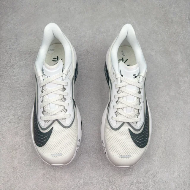 Nike Sneakers ZoomX low-top running with mesh upper and thick foam sole product detail image 38