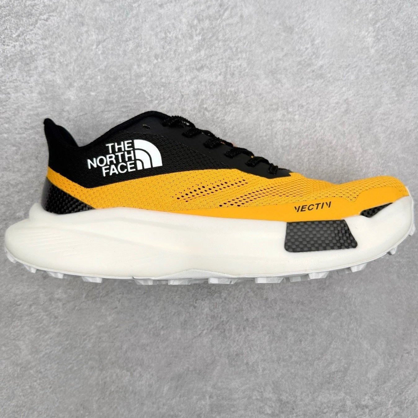 The North Face Sneakers Vectiv Enduris 4 trail running shoes — White yellow black