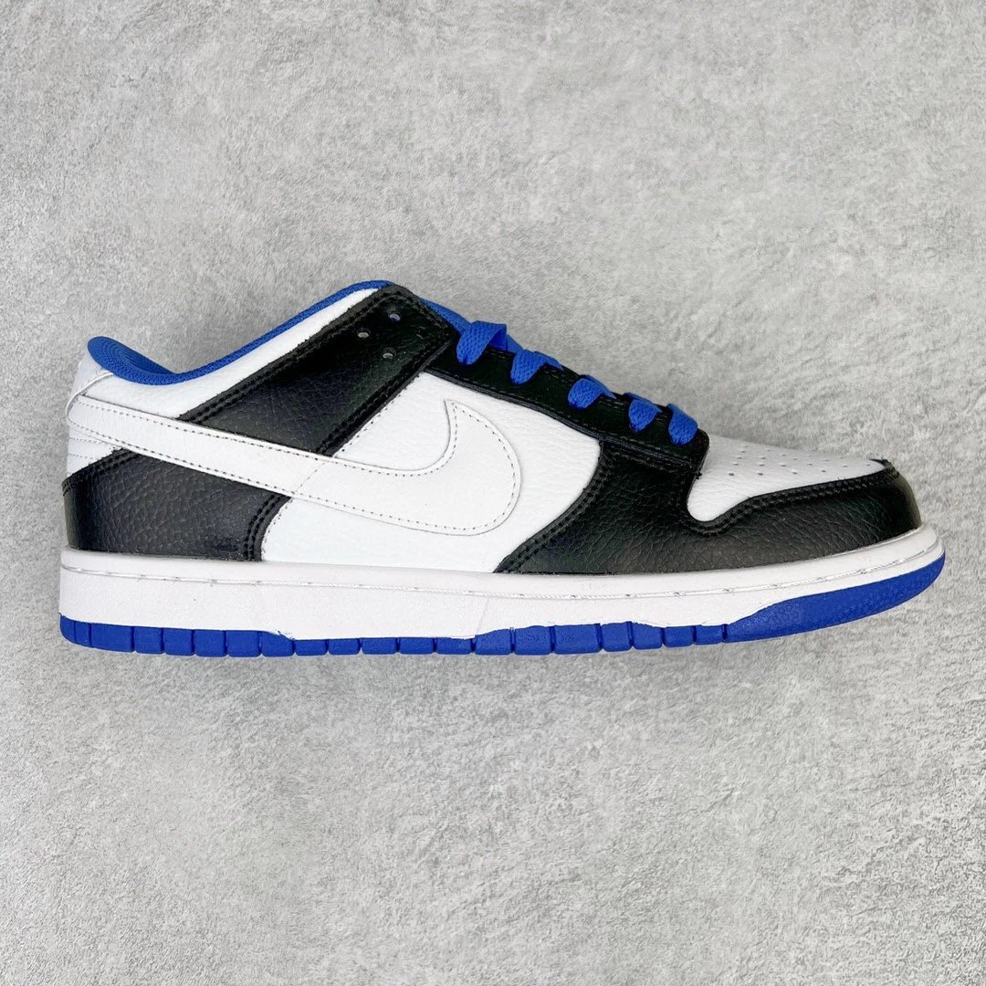 Nike Sneakers Dunk Low — Black, white, and blue