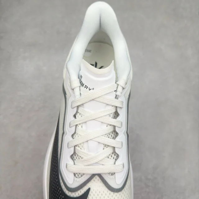 Nike Sneakers ZoomX low-top running with mesh upper and thick foam sole product detail image 41