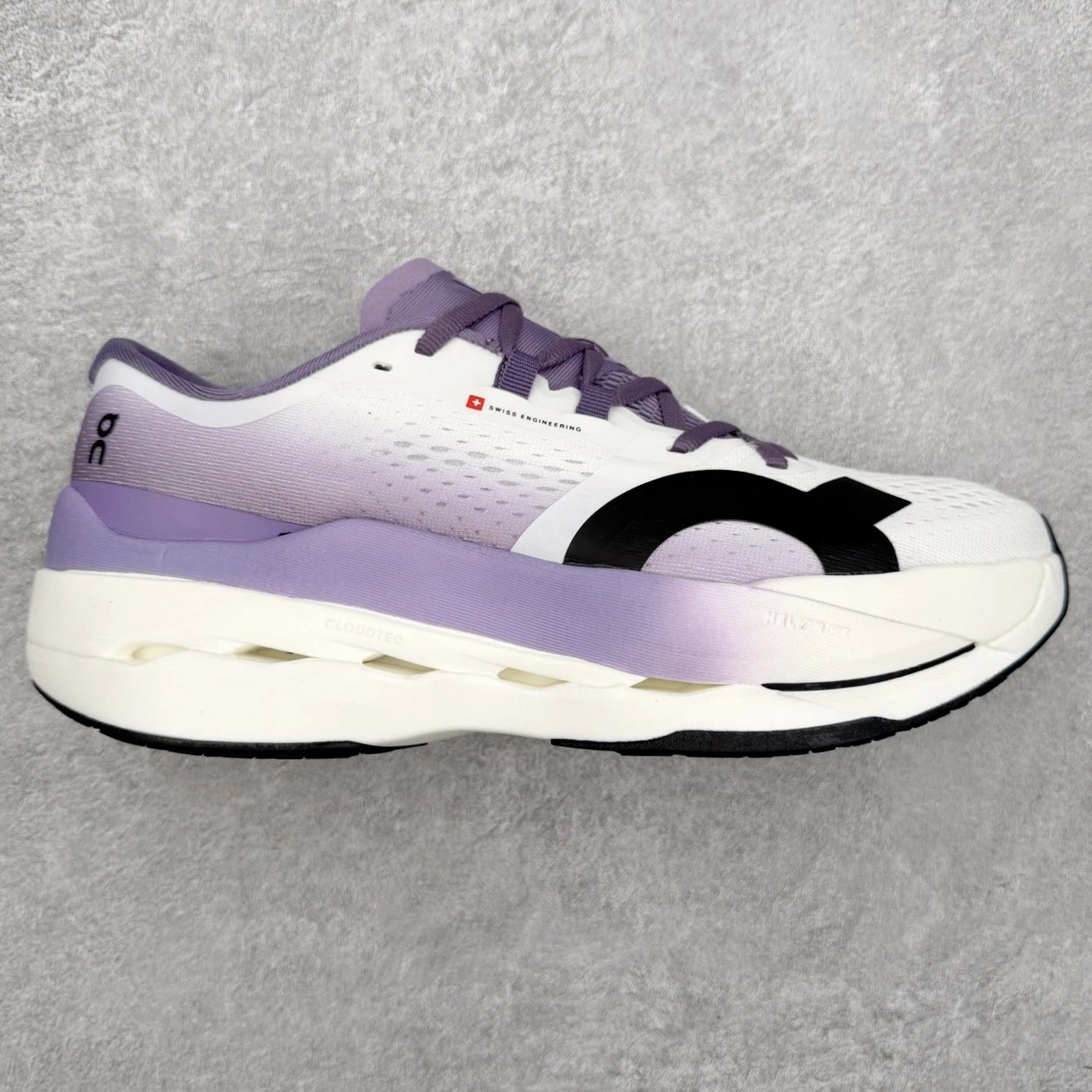 On Sneakers Cloudboom Max — White-purple
