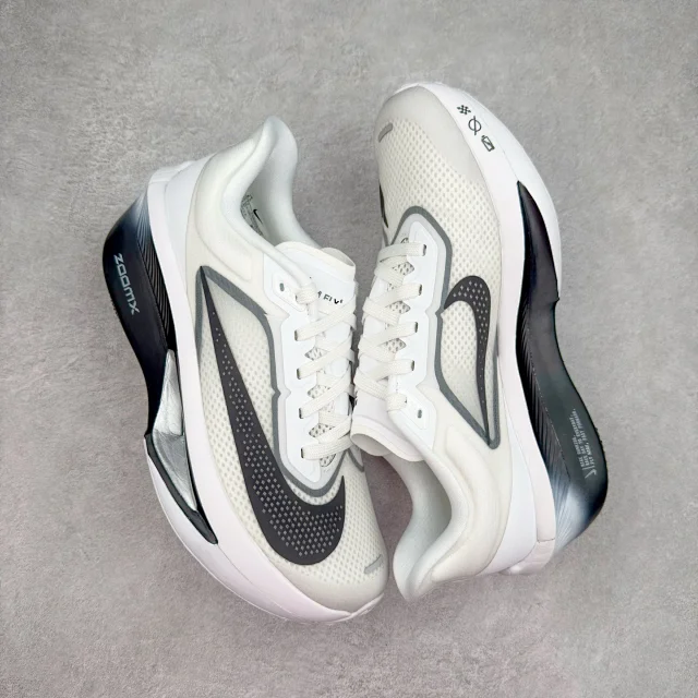 Nike Sneakers ZoomX low-top running with mesh upper and thick foam sole product detail image 39