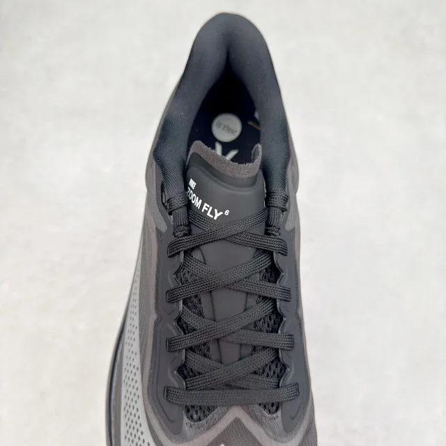 Nike Sneakers ZoomX low-top running with mesh upper and thick foam sole product detail image 5
