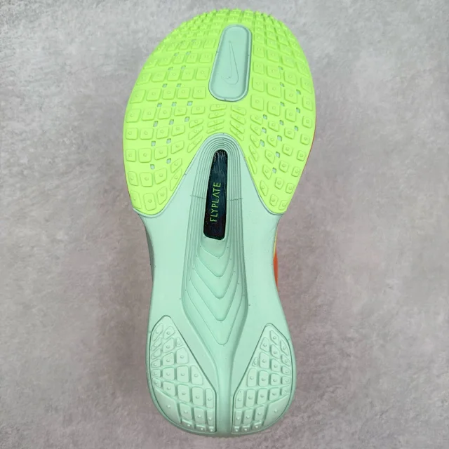 Nike Sneakers ZoomX low-top running with mesh upper and thick foam sole product detail image 18